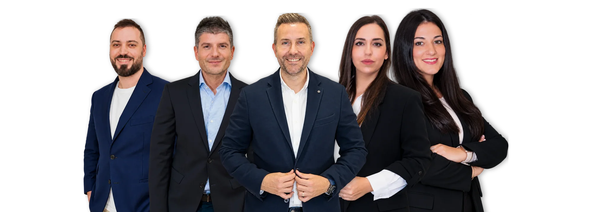 Josep Arribas, Joan Font y Marta Vallés, de dirección, con el equipo de administración de fincas de Asesoría Arribas en Badalona