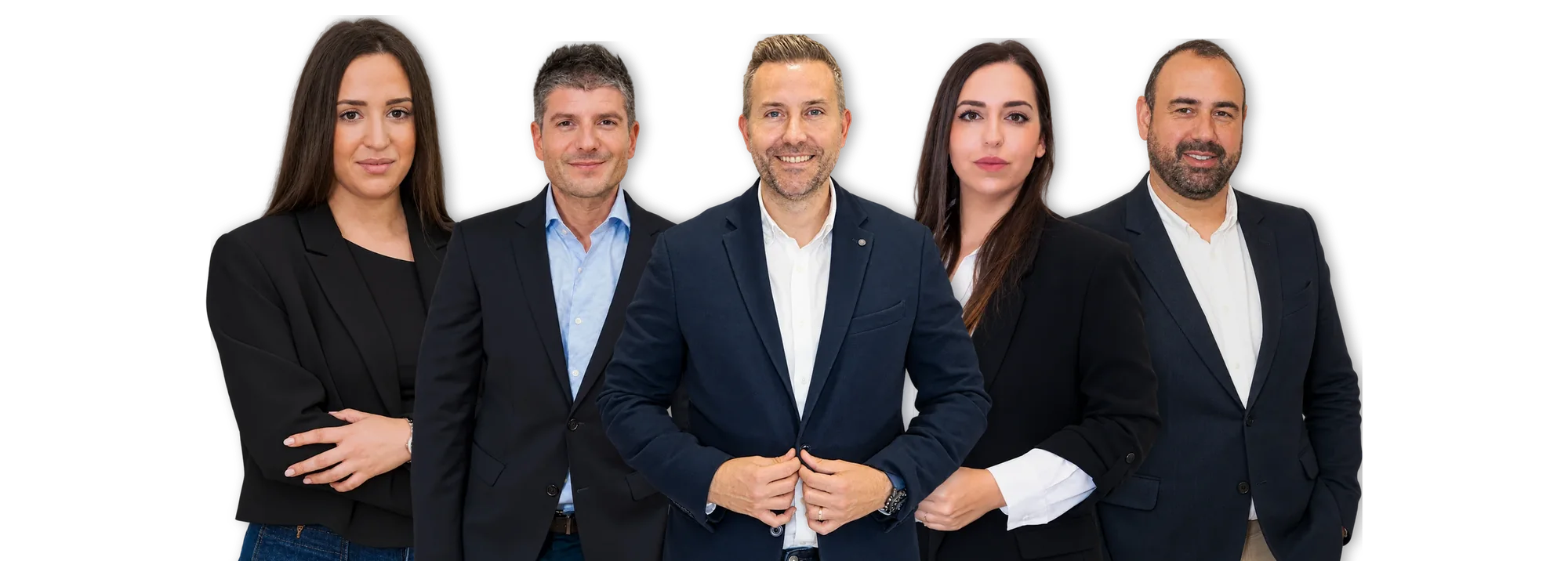 Josep Arribas, Joan Font y Marta Vallés, de dirección, con el equipo inmobiliario de Asesoría Arribas en Badalona