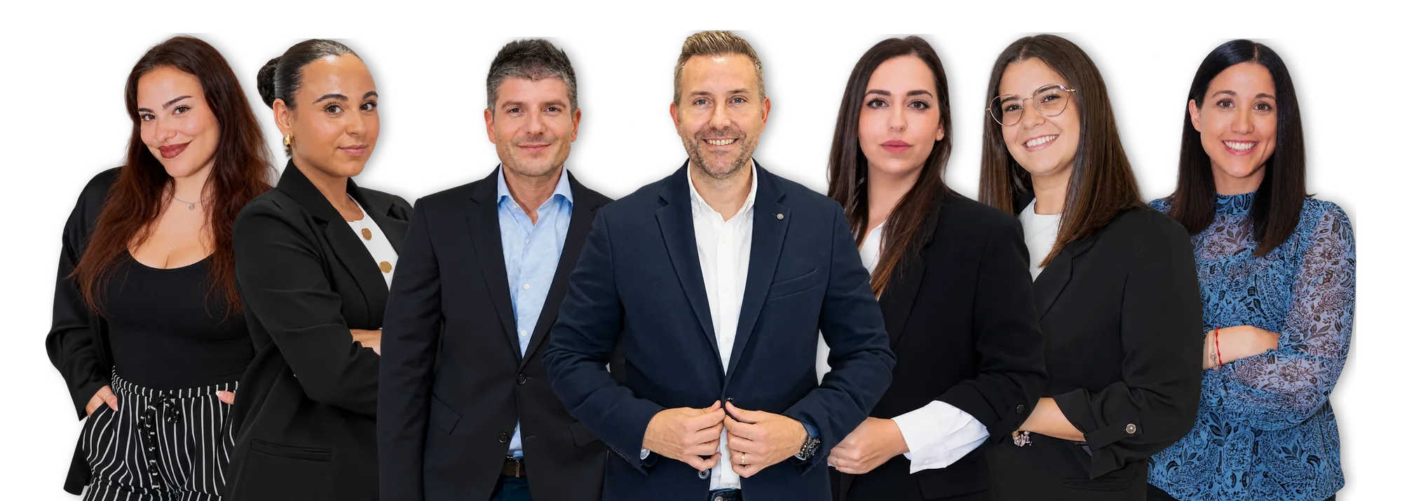 Josep Arribas, Joan Font y Marta Vallés, de dirección, con el equipo laboral de Asesoría Arribas en Badalona